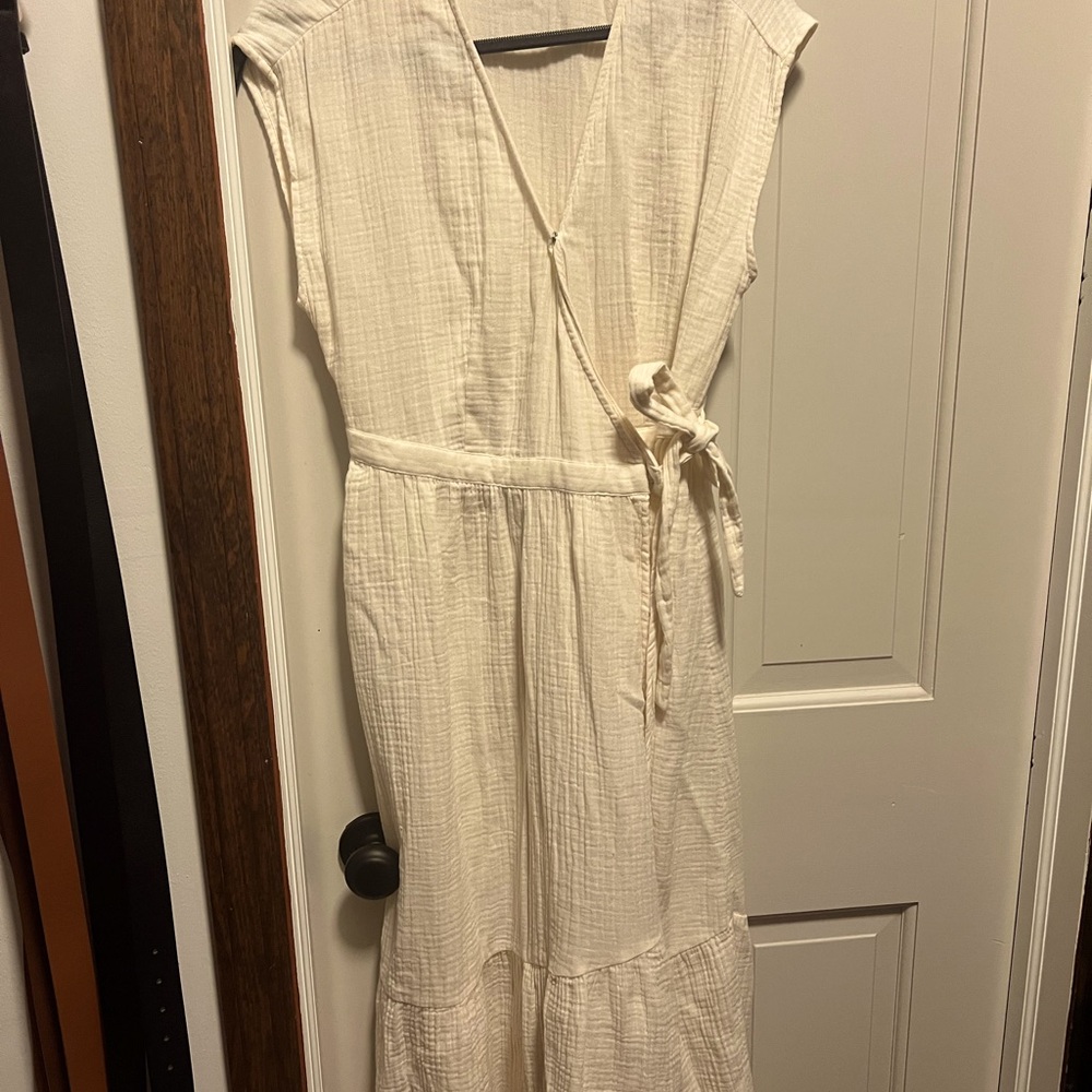 Universal Thread Cream Midi Dress